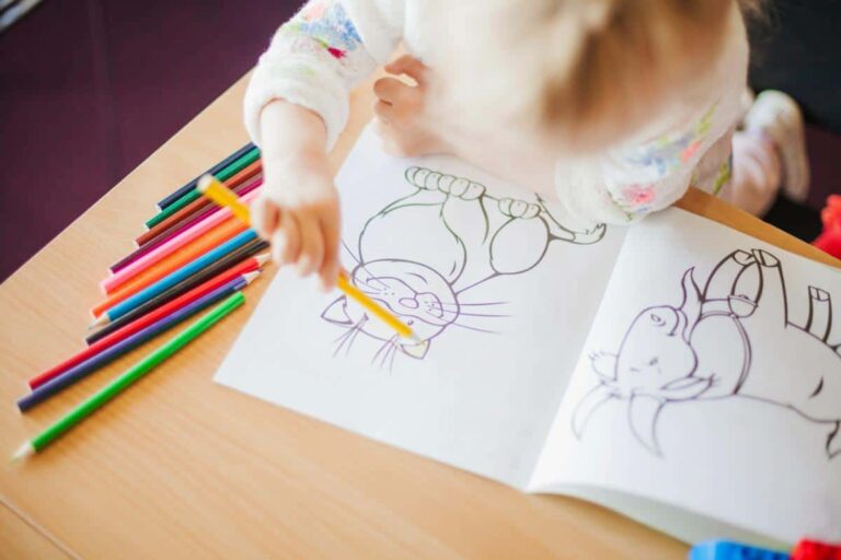 Cum poți să-ți ții copilul ocupat pe parcursul zilei – Câteva activități care te vor să-l faci fericit pe cel mic Cum-poti-sa-ti-tii-copilul-ocupat-pe-parcursul-zilei.-Cateva-activitati-care-te-vor-sa-l-faci-fericit-pe-cel-mic-min