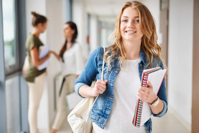 6 metode prin care să treci cu bine de perioada studenției