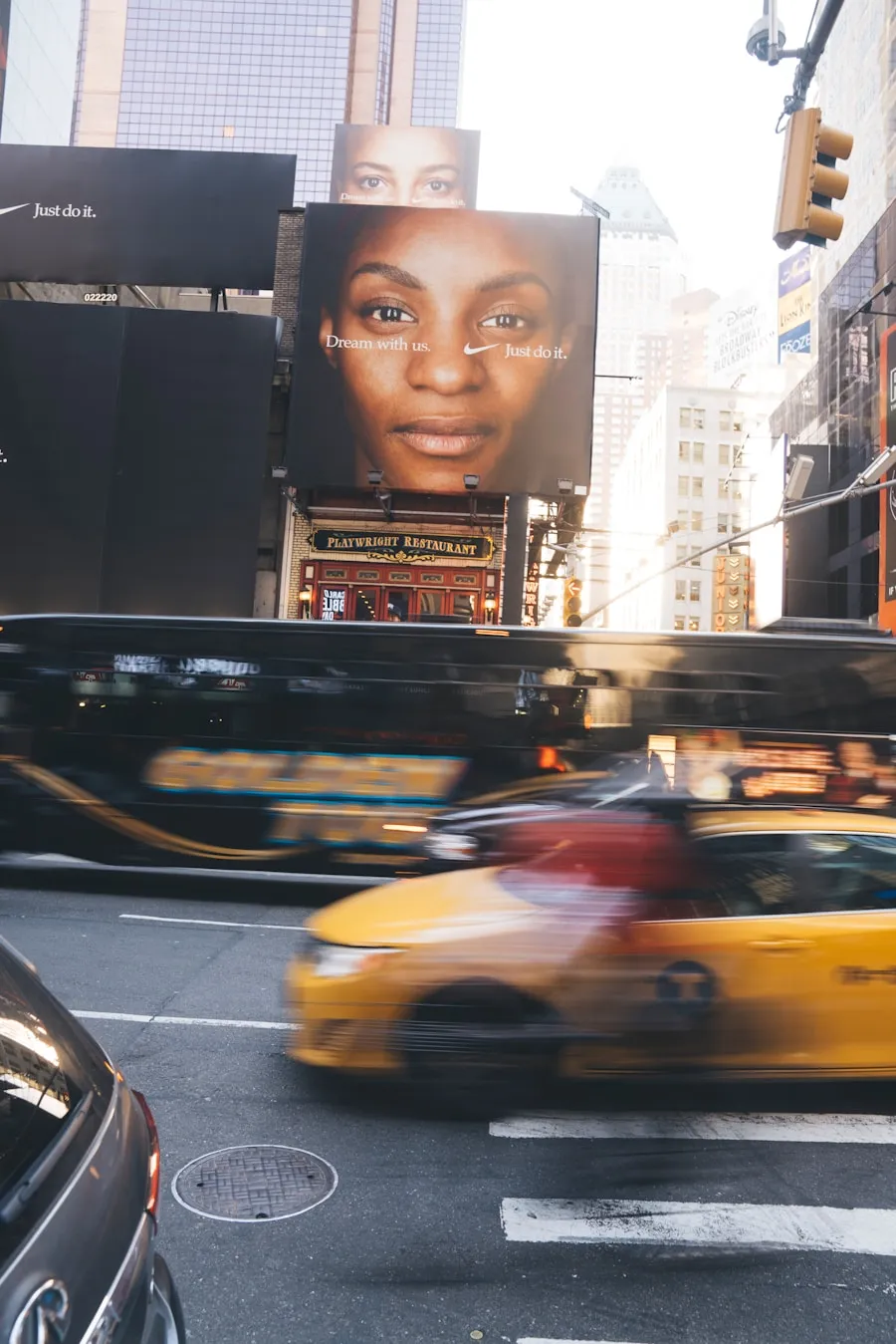Photo "The secrets of marketing through brand awareness ads: How to build brand recognition"