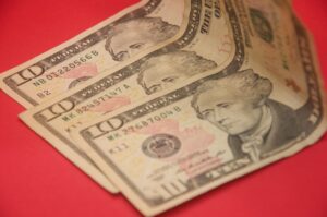 Photo Money on floor