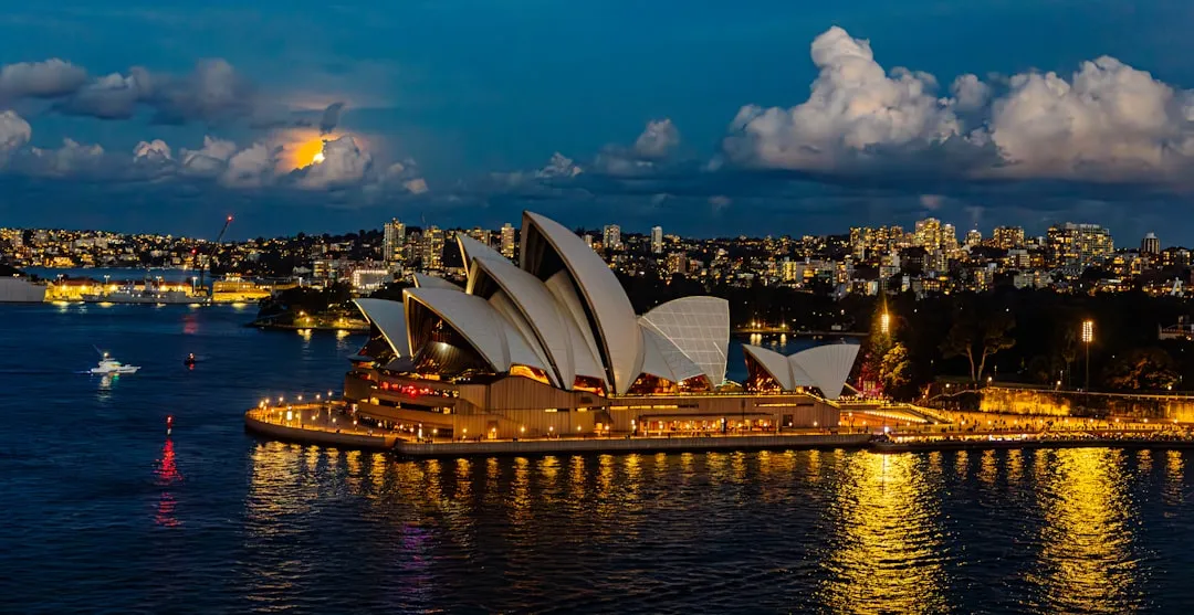 Photo attract international tourists with low budget