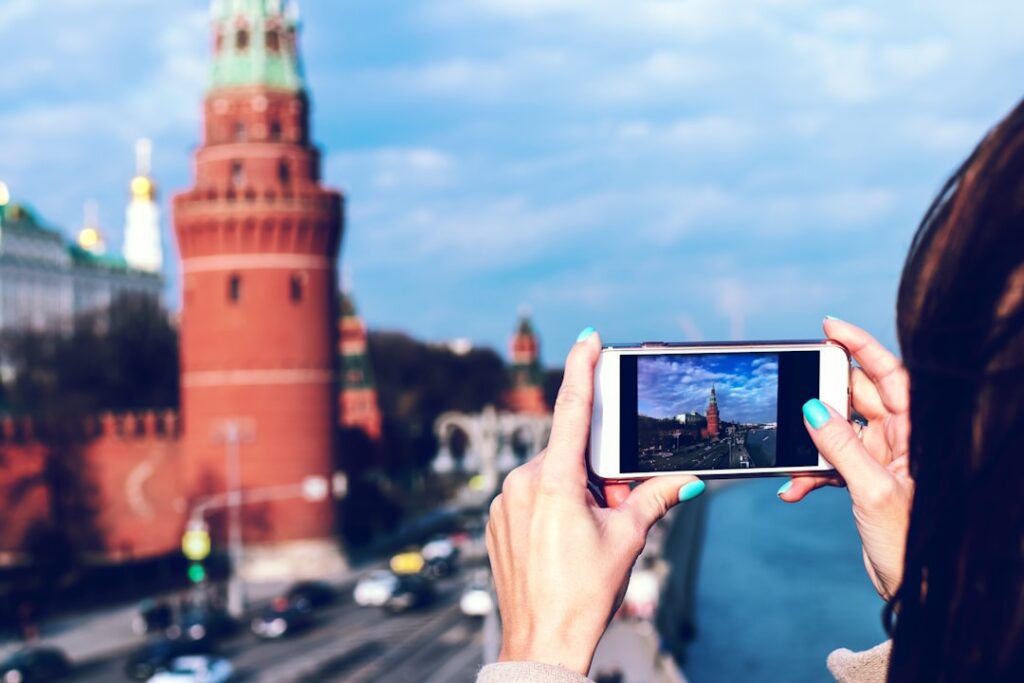 Photo sell tours and activities through mobile apps